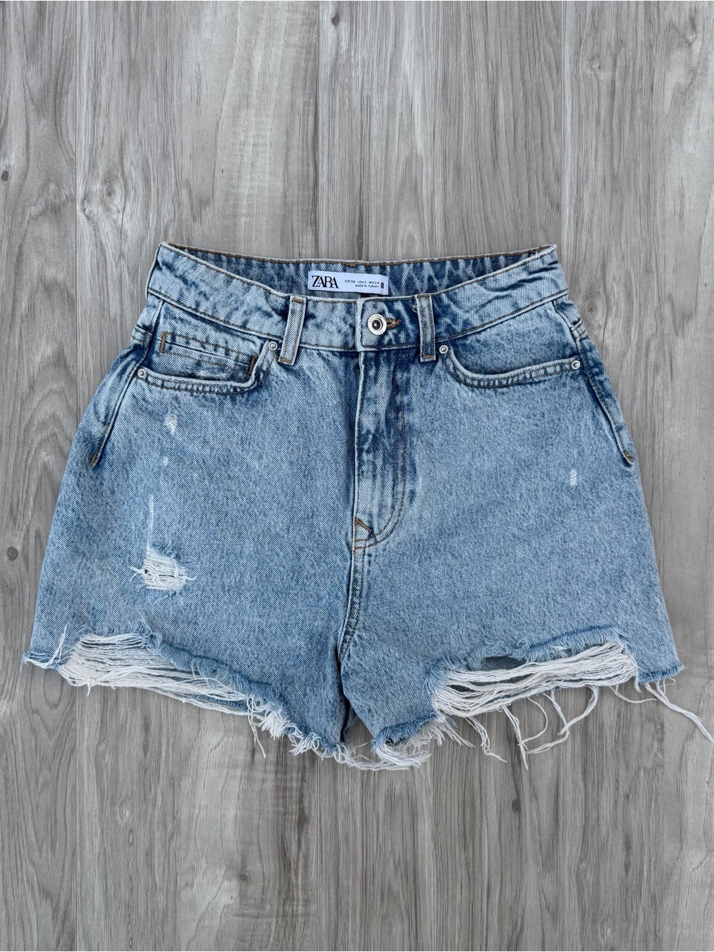 Zara high-rise distressed denim shorts - Picture 1 of 6